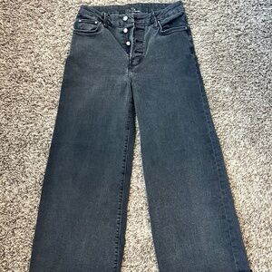 Time and Tru High Rise Cropped Jeans-Black